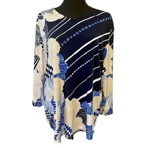 Chico's Navy and White Floral Patterned 3/4 sleeve Top  
size 2